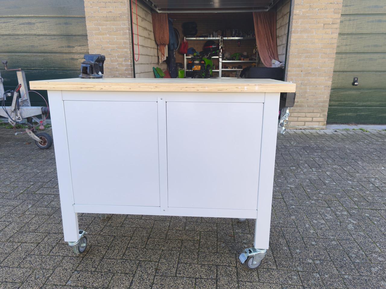 Goede en verrijdbare werkbank te koop