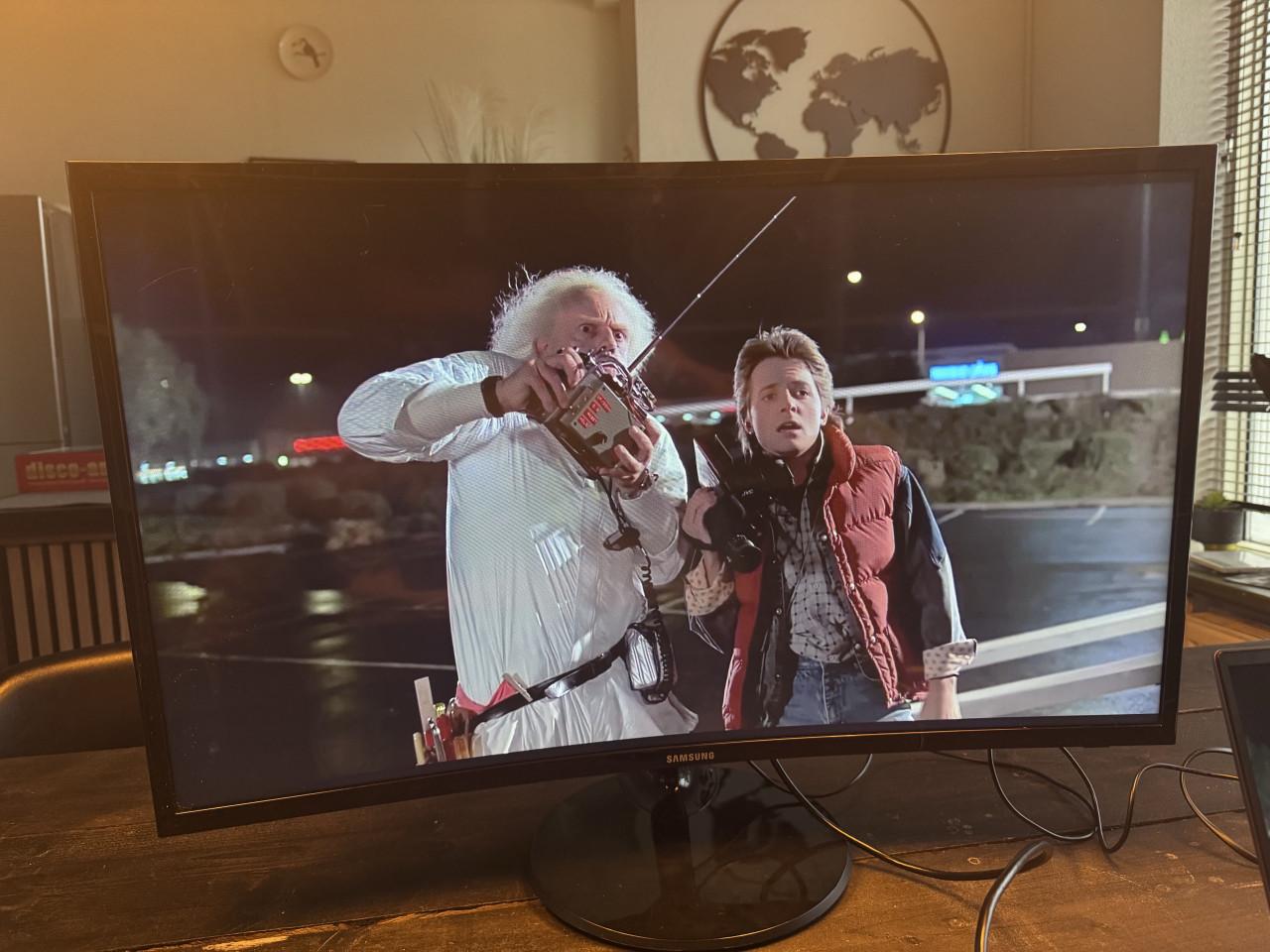 Samsung 32”curved (game monitor)TV