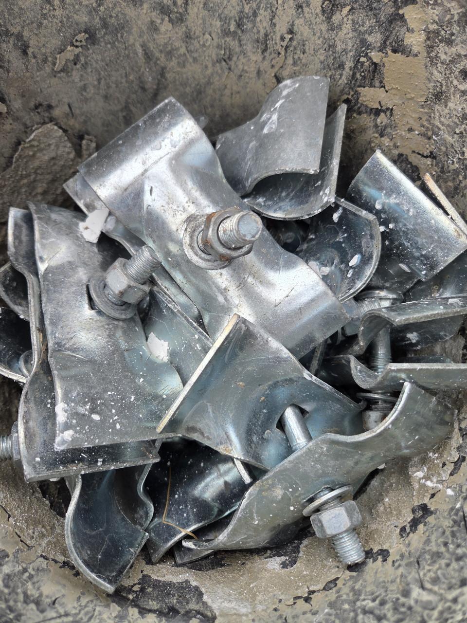 16 Bouwhekken compleet met klemmen en voeten