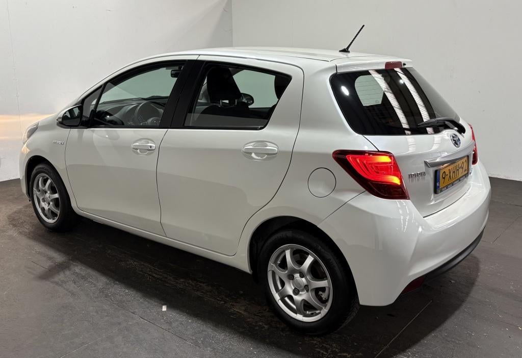 Toyota Yaris 1.5 hybrid lease
