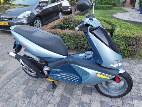 APRILIA AREA 51 `05 TOPSTAAT KOOPJE  995,EURO.