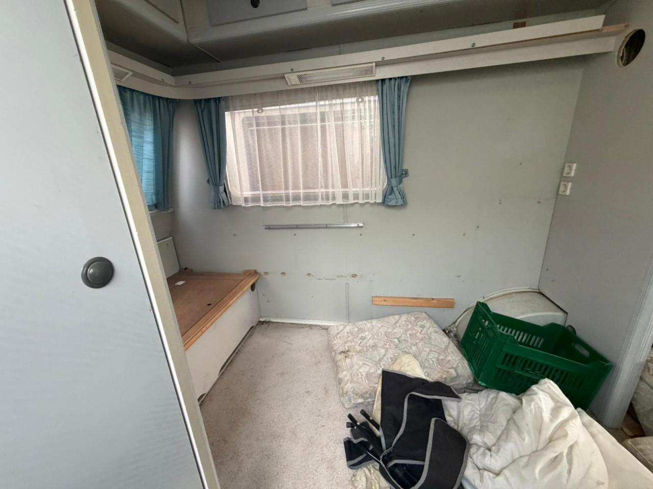 KIP caravan uit 1992 |  Keet | met kenteken