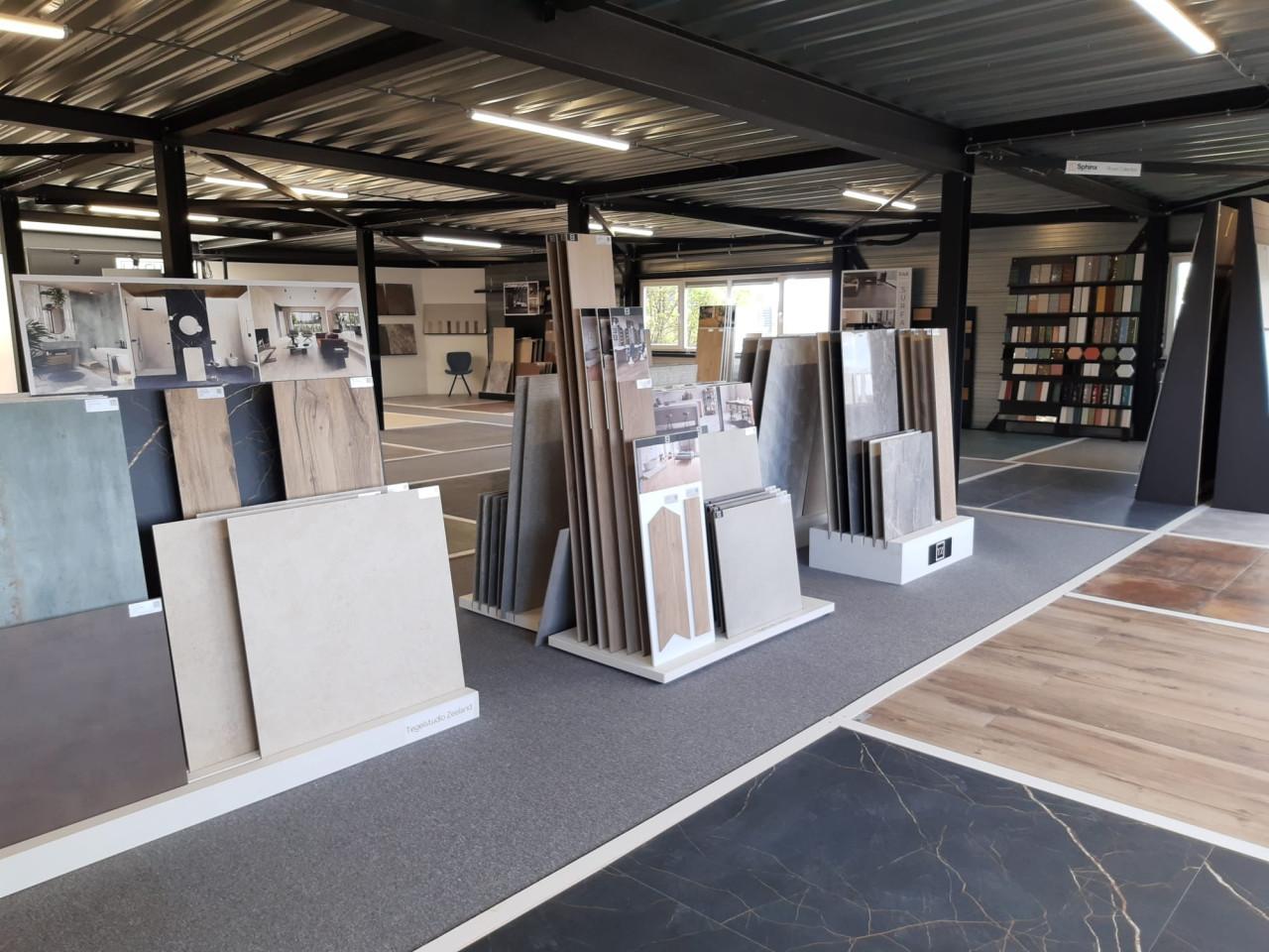 3035-389 Mat zwarte wandtegels, 10x10 cm, 34,95 per m²