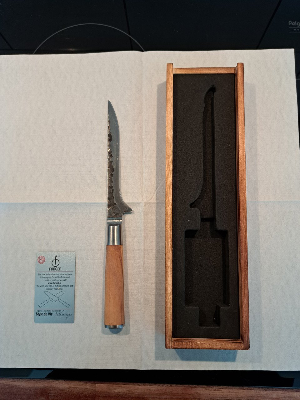 Forged boning knife - uitbeenmes