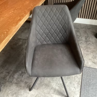 Draaibare eethoekstoelen.