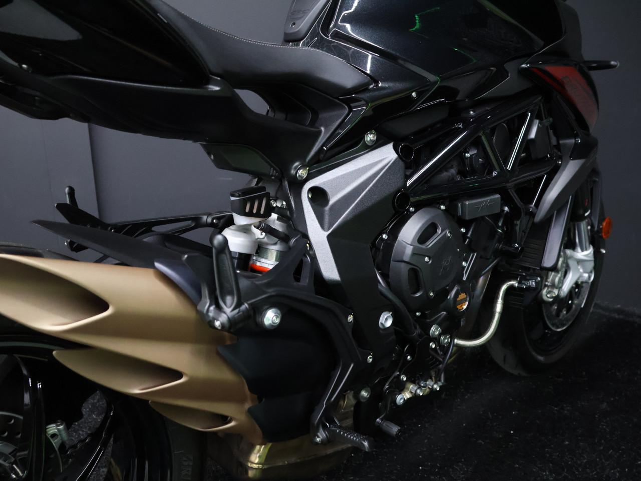 BRUTALE 800 R | BTW Motor