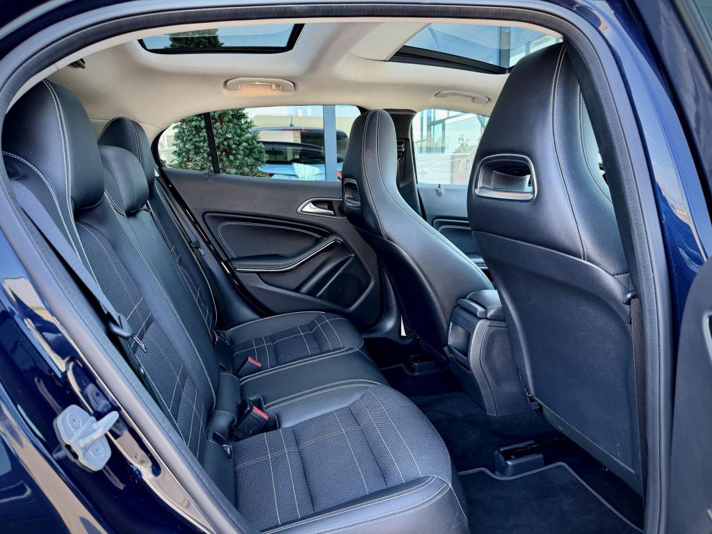 Mercedes-Benz Gla-klasse 180 ambition navi ecc cruise panodak