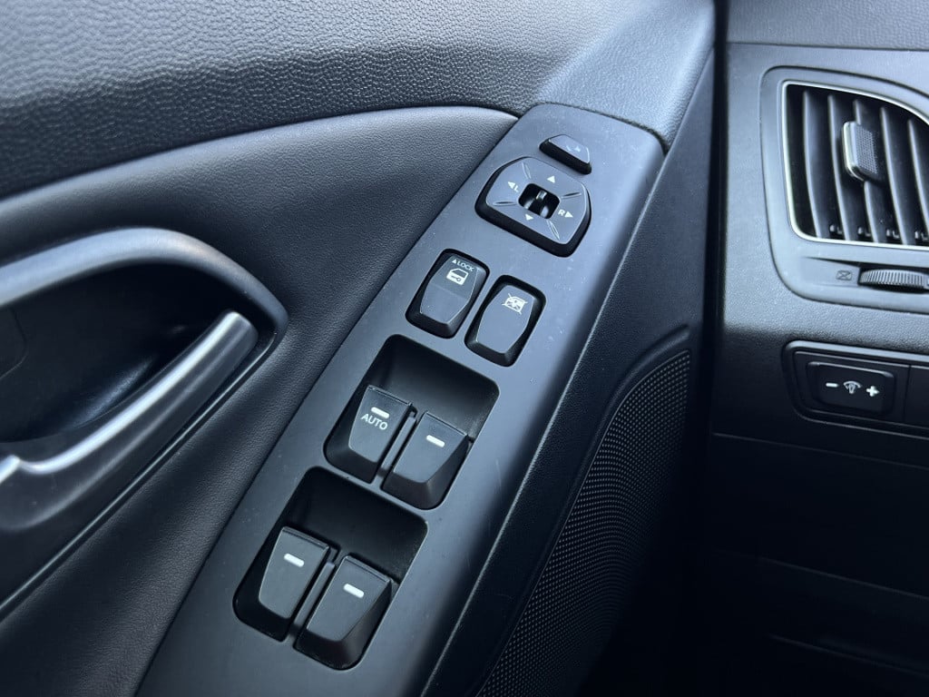 Hyundai Ix35 1.6i gdi business edition | camera | trekhaak | stoel verwarmi