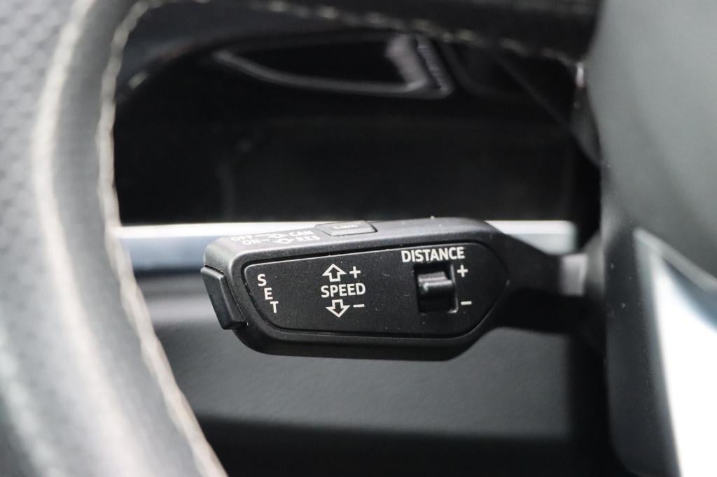 Audi Q3 35 tfsi s edition 150pk s-tronic | 19'' lichtmetaal | elektrische a