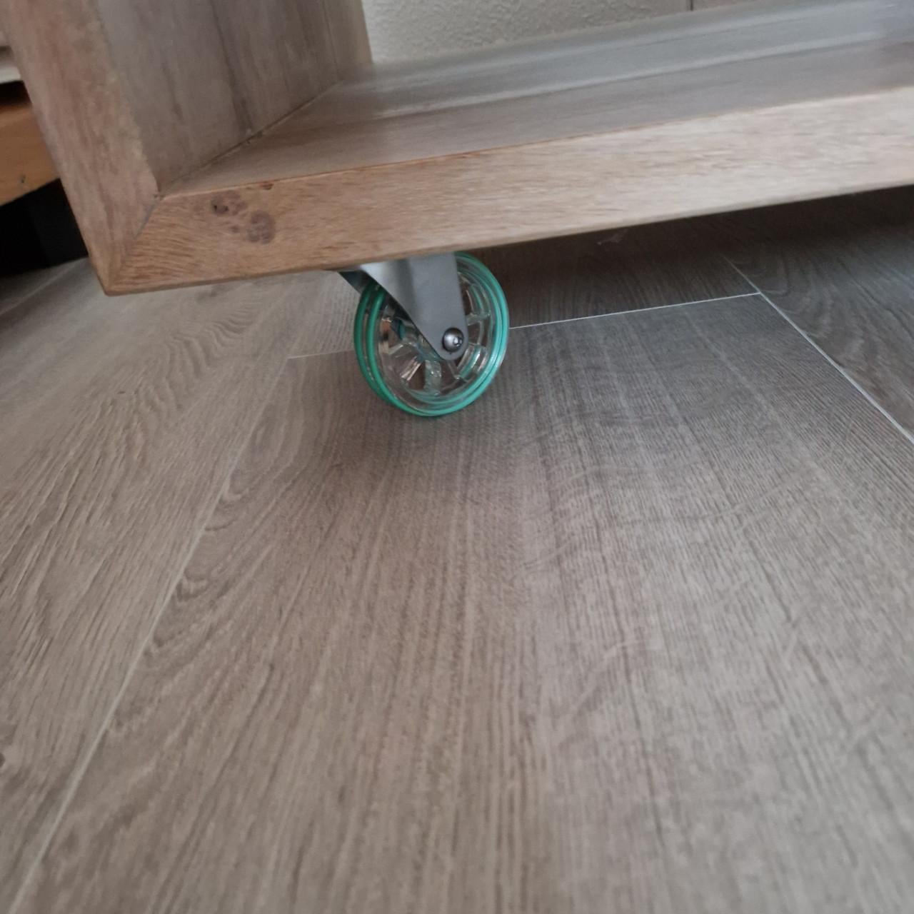 Te koop salontafel op wielen