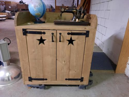 Mooie steigerhouten commode