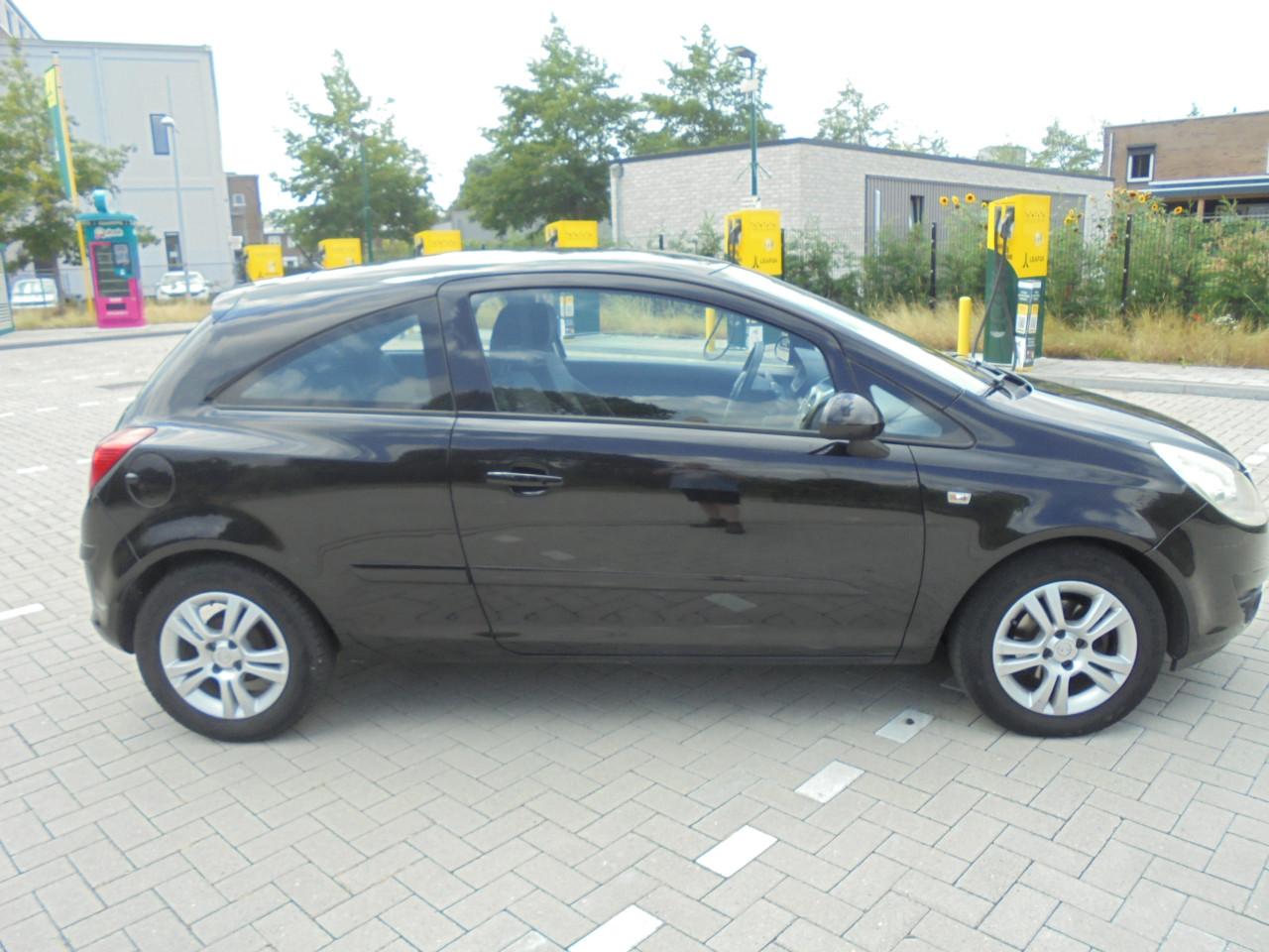 Corsa 1.2-16V in nette conditie,163.793 Km Apk.Juli 2027