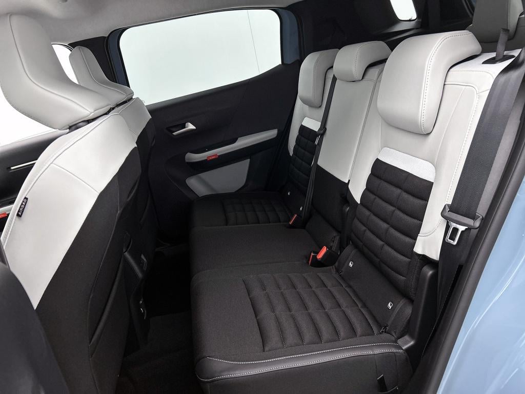 Citroen C3 Aircross hybrid 145pk automaat max 7 persoons | 7 zitplaatsen | 