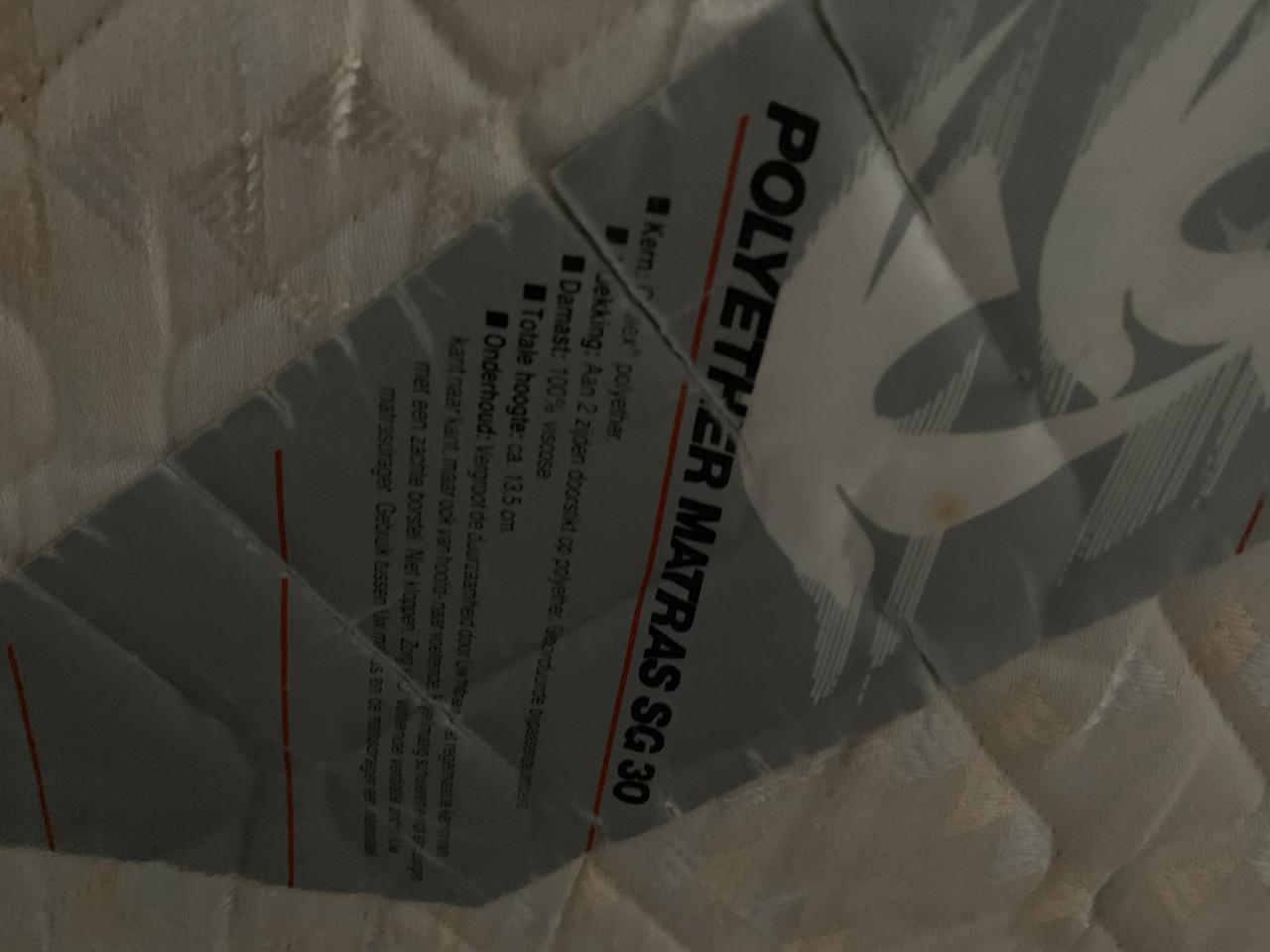 2 matrassen van 90 x 200