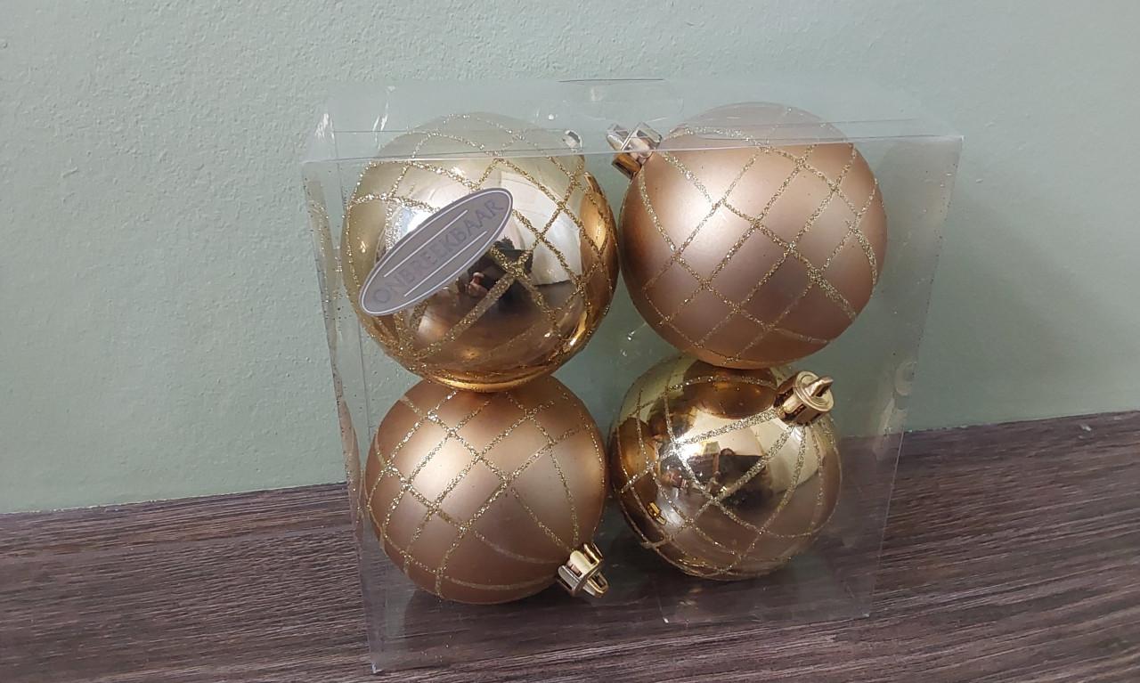 14 Onbreekbare kerstballen voor €4