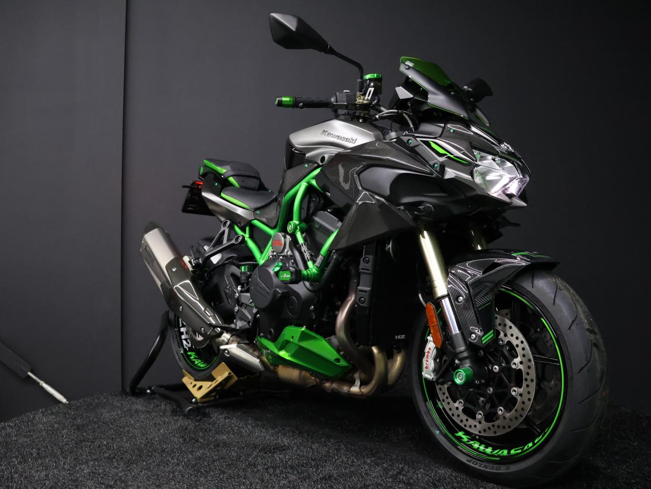 Z H2 SE PERFORMANCE | Carbon