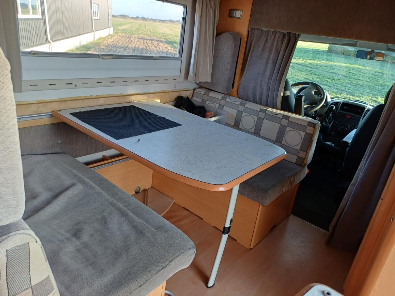 Te koop camper christal winner 2,8 jtd 6 pers 2004