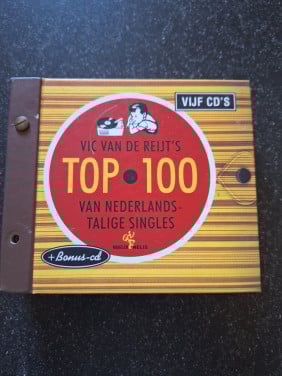 5 cd box top 100 Nederlands talig in boekvorm