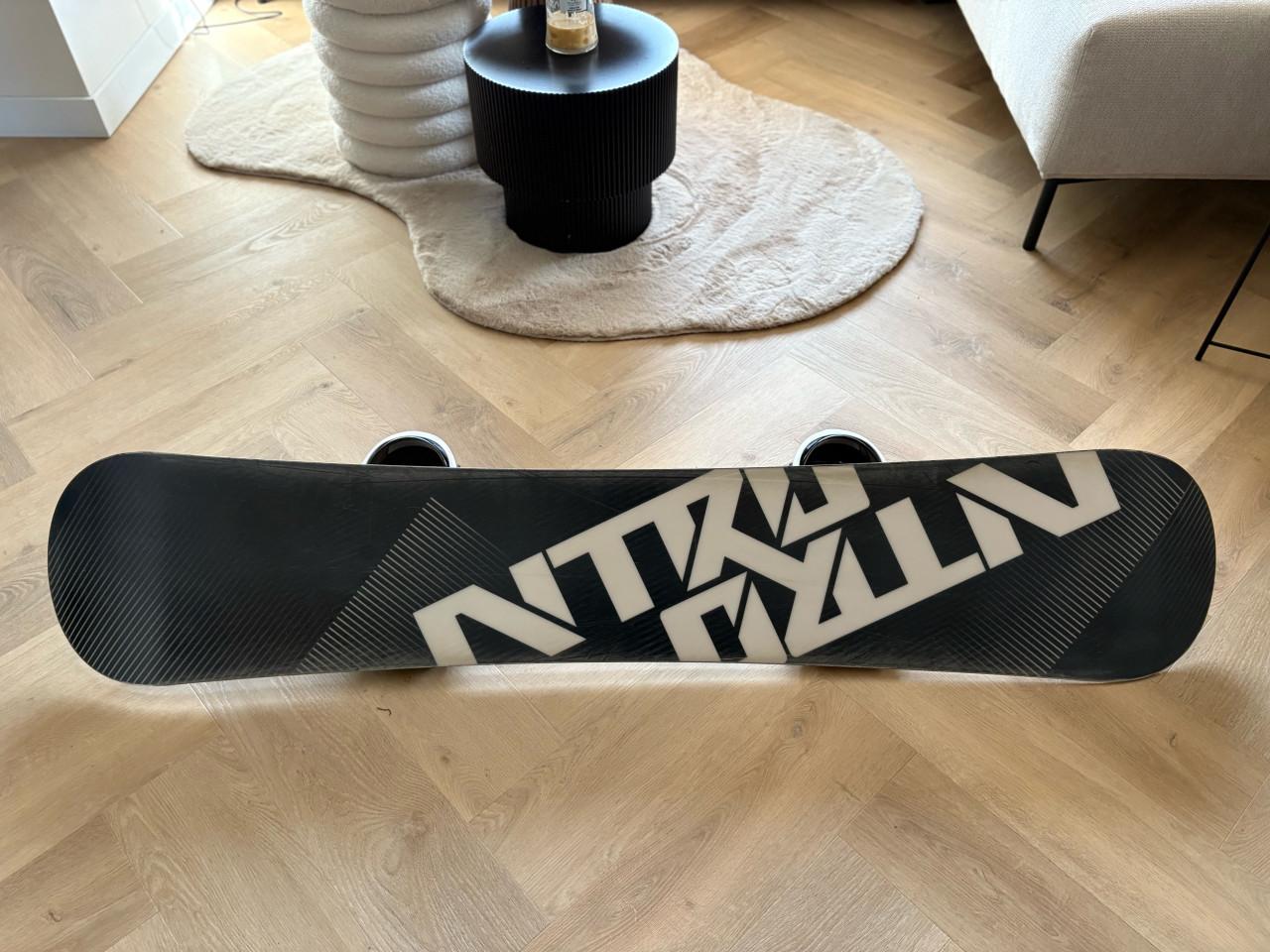 Nitro snowboard met Raiden bindingen