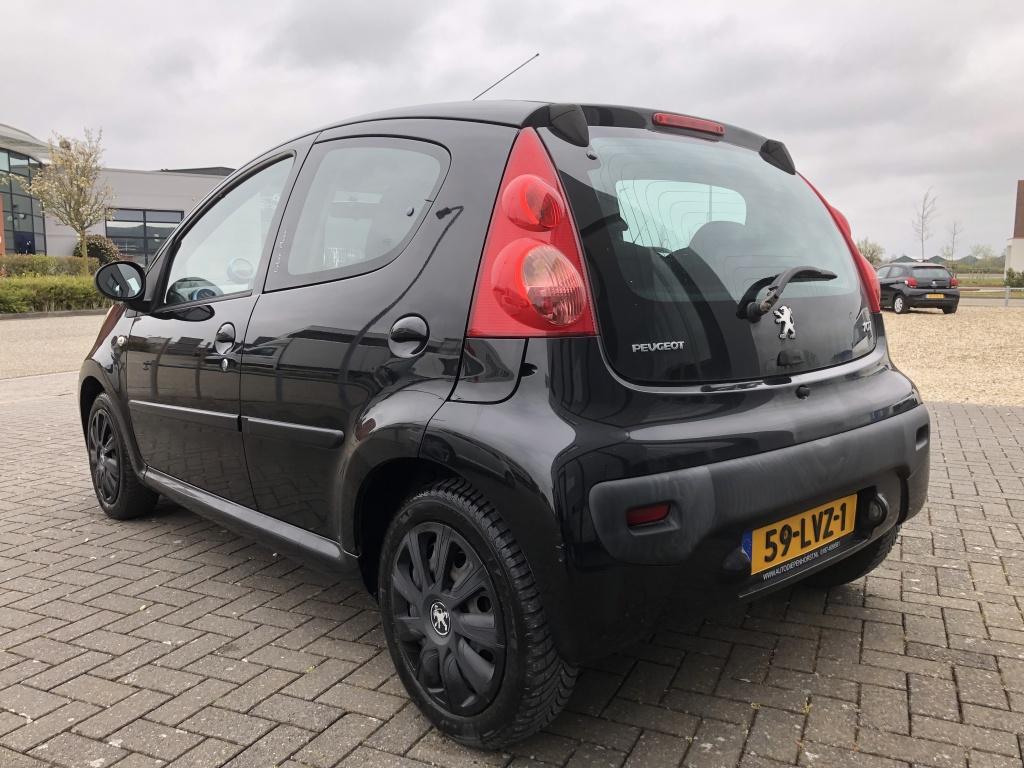 Peugeot 107 1.0-12v urban move