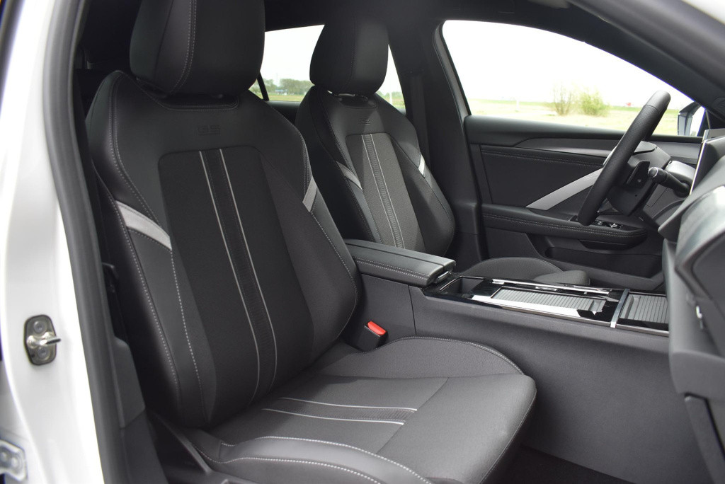 Opel Astra sports tourer 1.2 gs line automaat || van mossel voorraadvoordee
