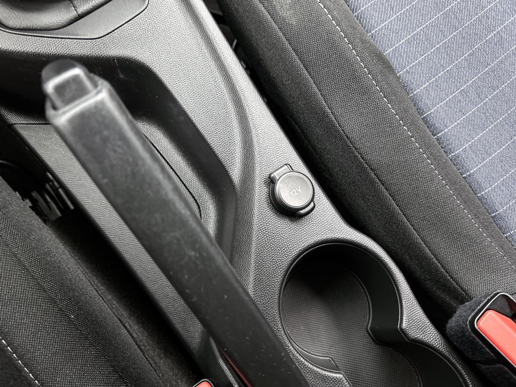 Peugeot 208 75 pk like | rijklaar