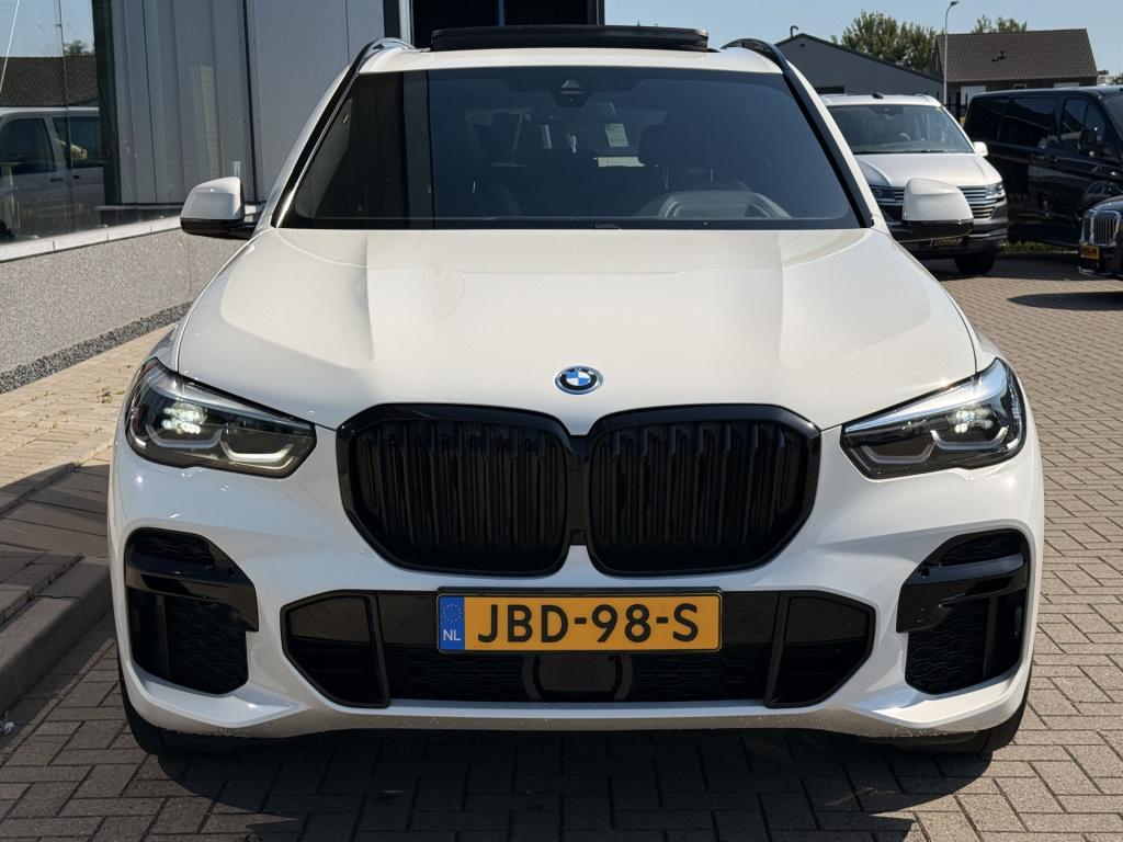 BMW X5 xdrive45e high executive | m pakket | pano | luchtvering | trekhaak 