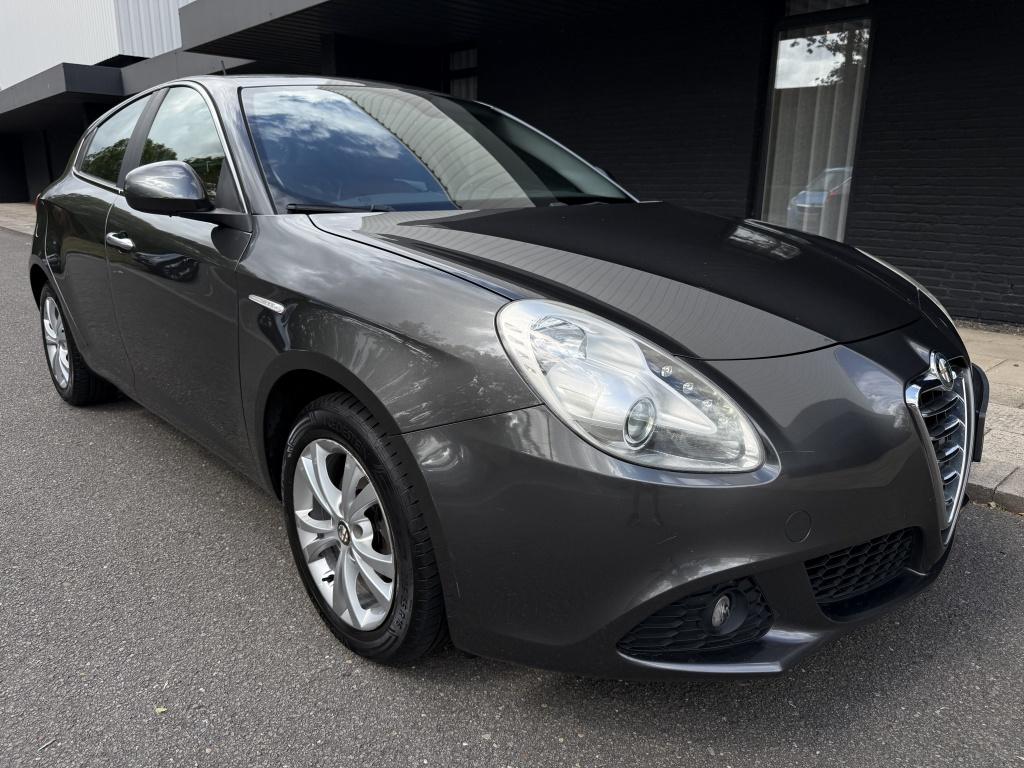 Alfa Romeo Giulietta 1.4 t distinctive - grote beurt + nieuwe distributie -