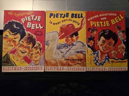 3 Boekjes Pietje Bell '60 in nette staat