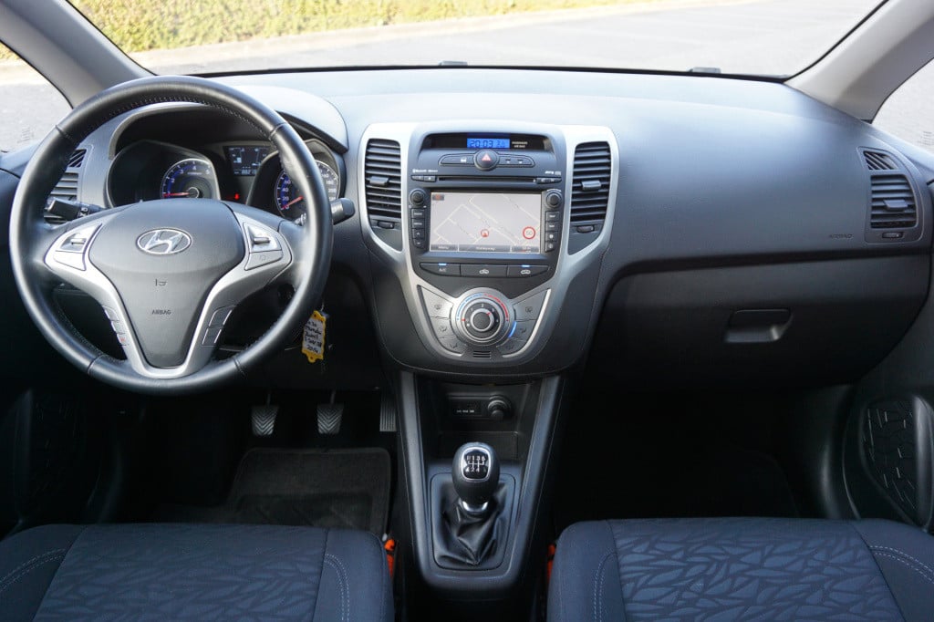 Hyundai Ix20 1.4i i-magine airco / navi / camera / cruise / trekhaak / park