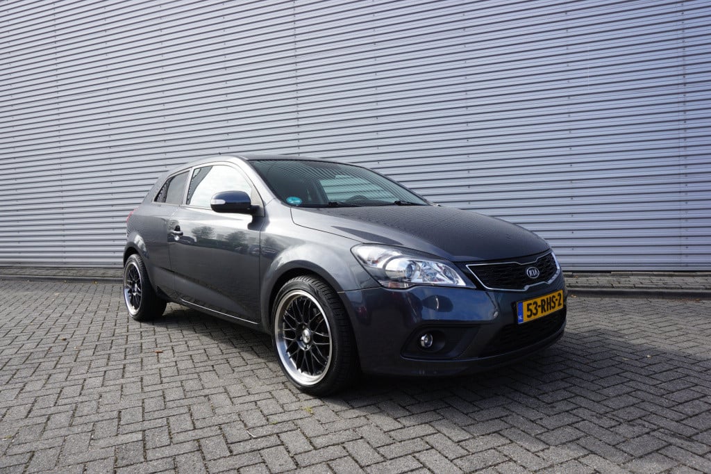 Kia Pro Cee D 1.6 cvvt seven sport airco / navi / cruise / camera / elektr.