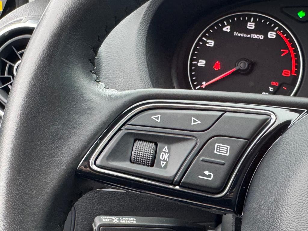 Audi Q2 35 tfsi sport * black pack * keyless * matrix led * stoelverwarming