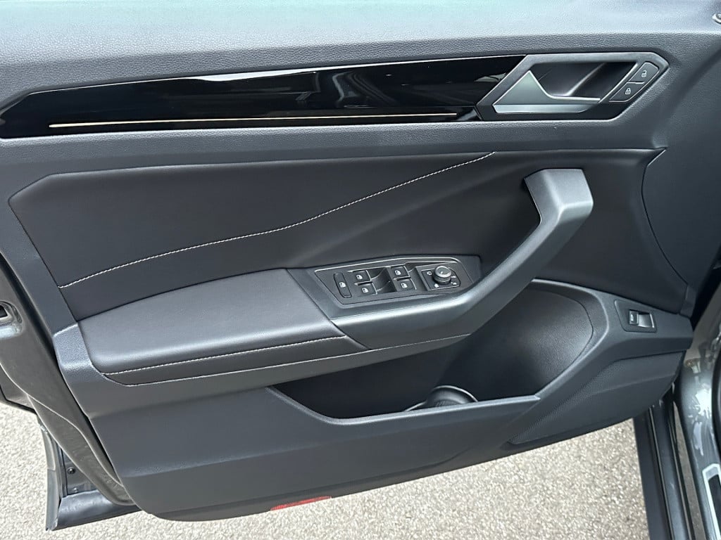 Volkswagen T-roc 1.5 tsi 150pk dsg r-line | elek. achterklep | camera | key