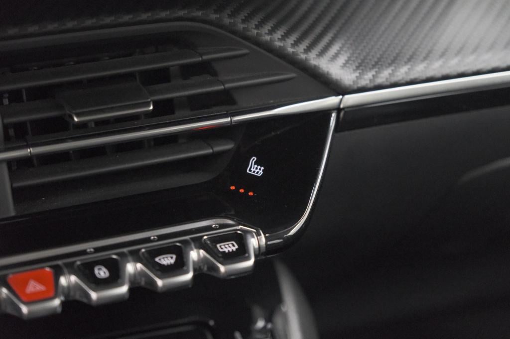 Peugeot 2008 puretech 130 allure | camera | stoelverwarming | apple carplay