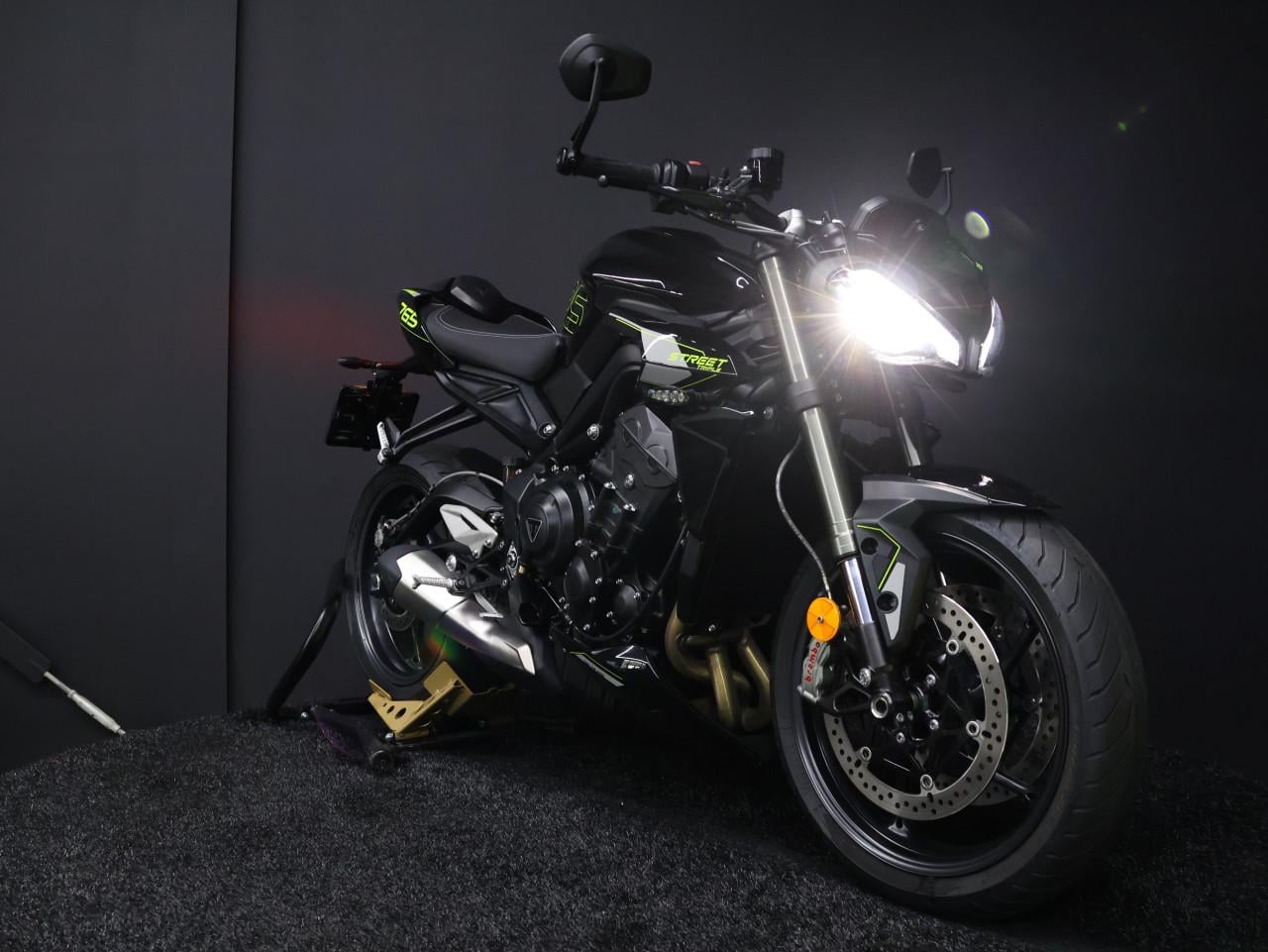 STREET TRIPLE RS | Phantom Black