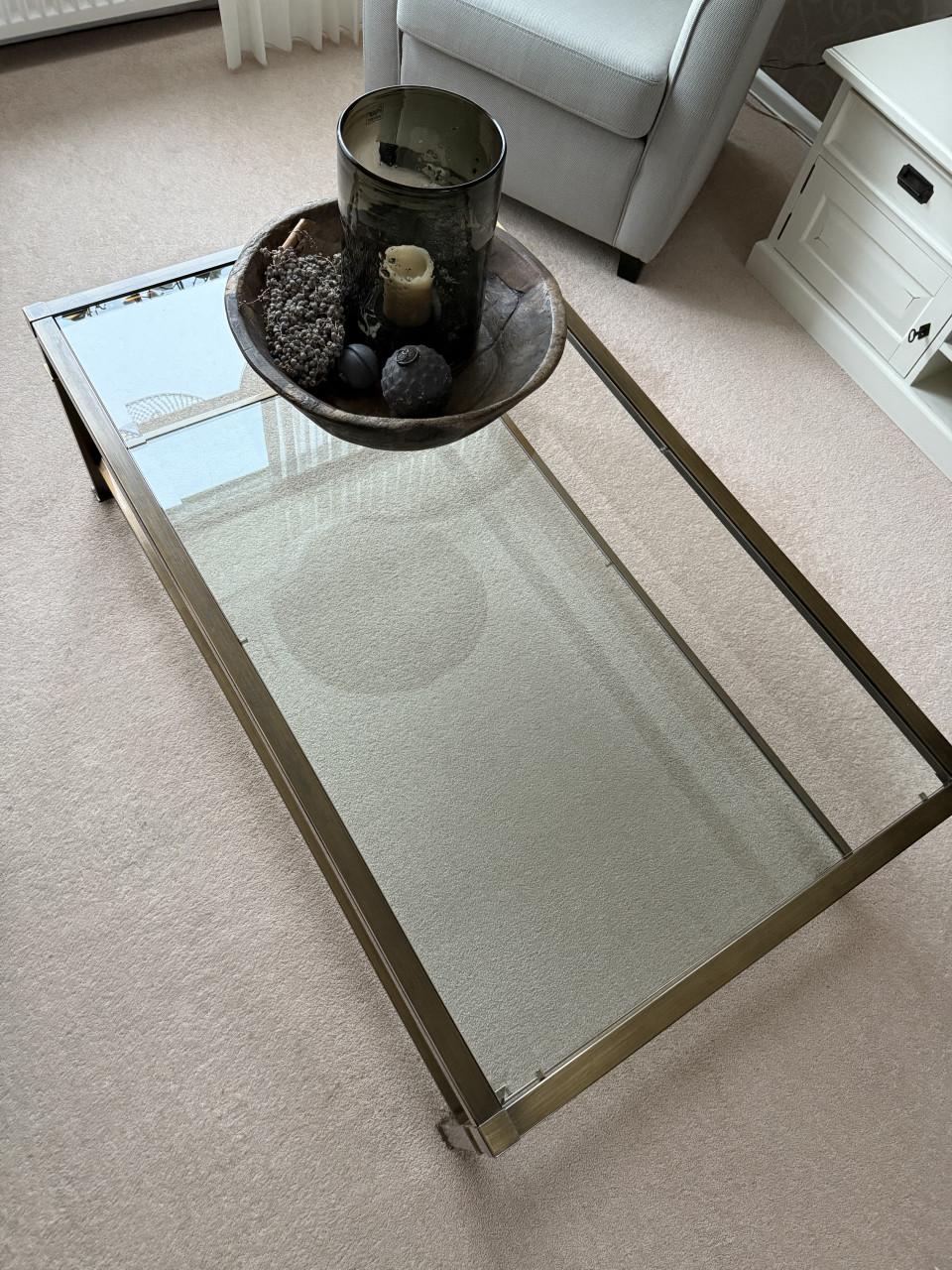 Mooie glazen salontafel