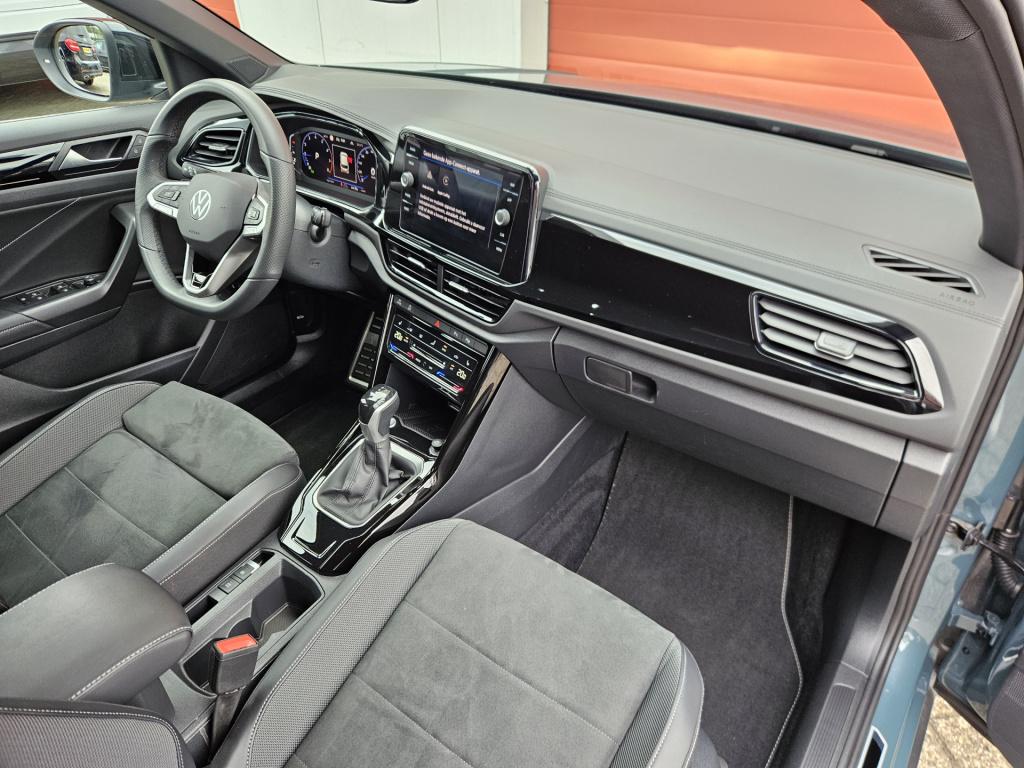 Volkswagen T-roc 1.5 tsi r-line business | acc | trekhaak | keyless
