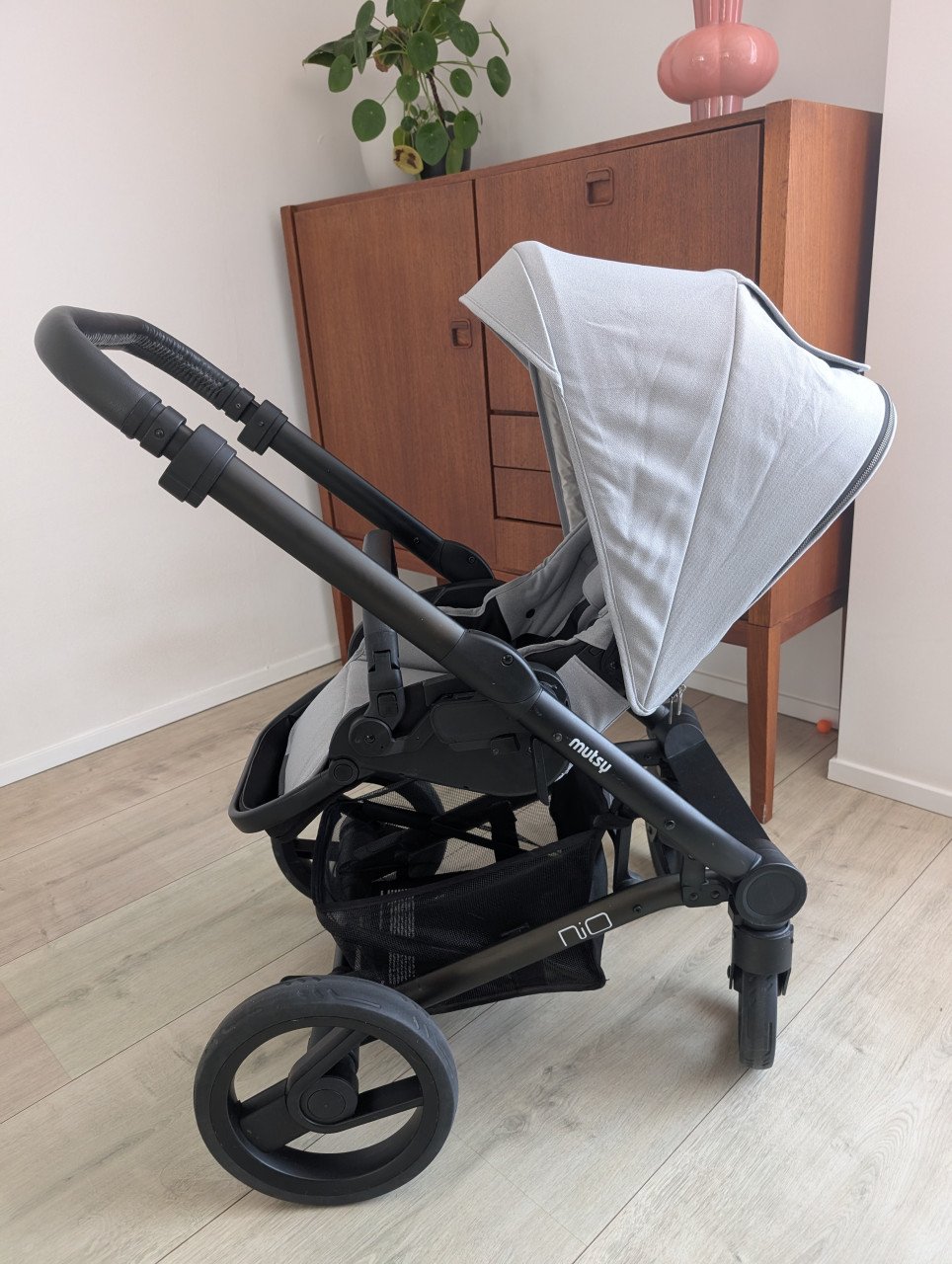Nagenoeg nieuwe Mutsy Nio kinderwagen