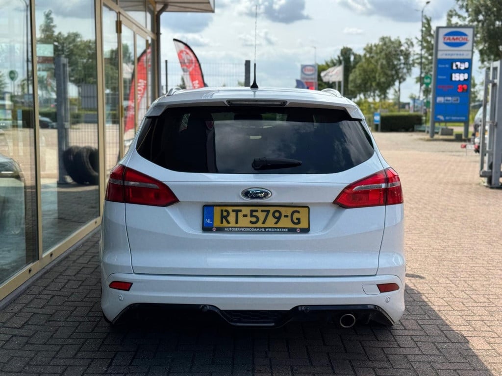 Ford Focus wagon 1.5 titanium edition