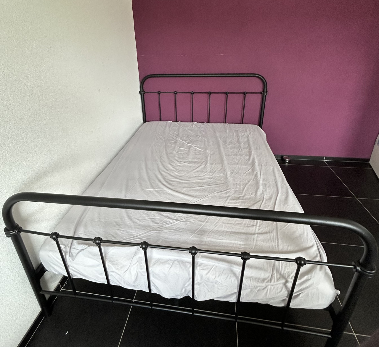 Bed incl.