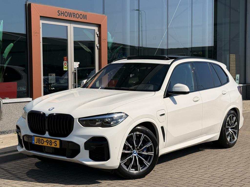 BMW X5 xdrive45e high executive | m pakket | pano | luchtvering | trekhaak 