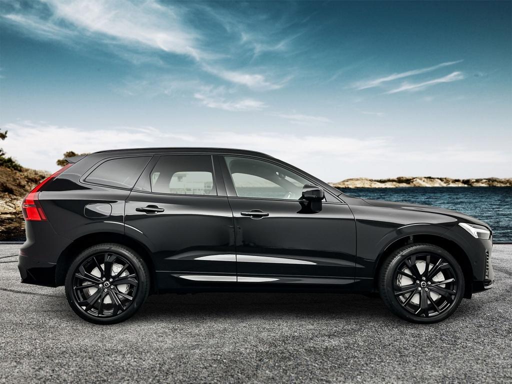 Volvo XC60 plus black edition recharge 360 camera