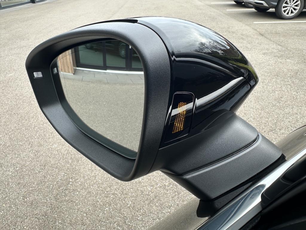 Volkswagen Passat variant 1.5 etsi 150pk elegance | alcantara | head up | c