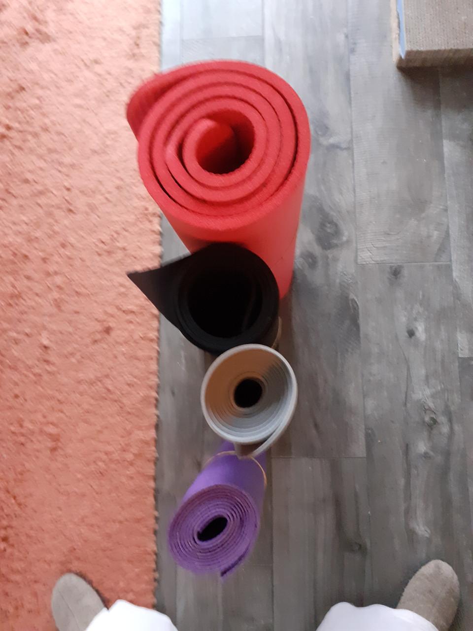 4 yoga/trainingsmatten,  apart of samen