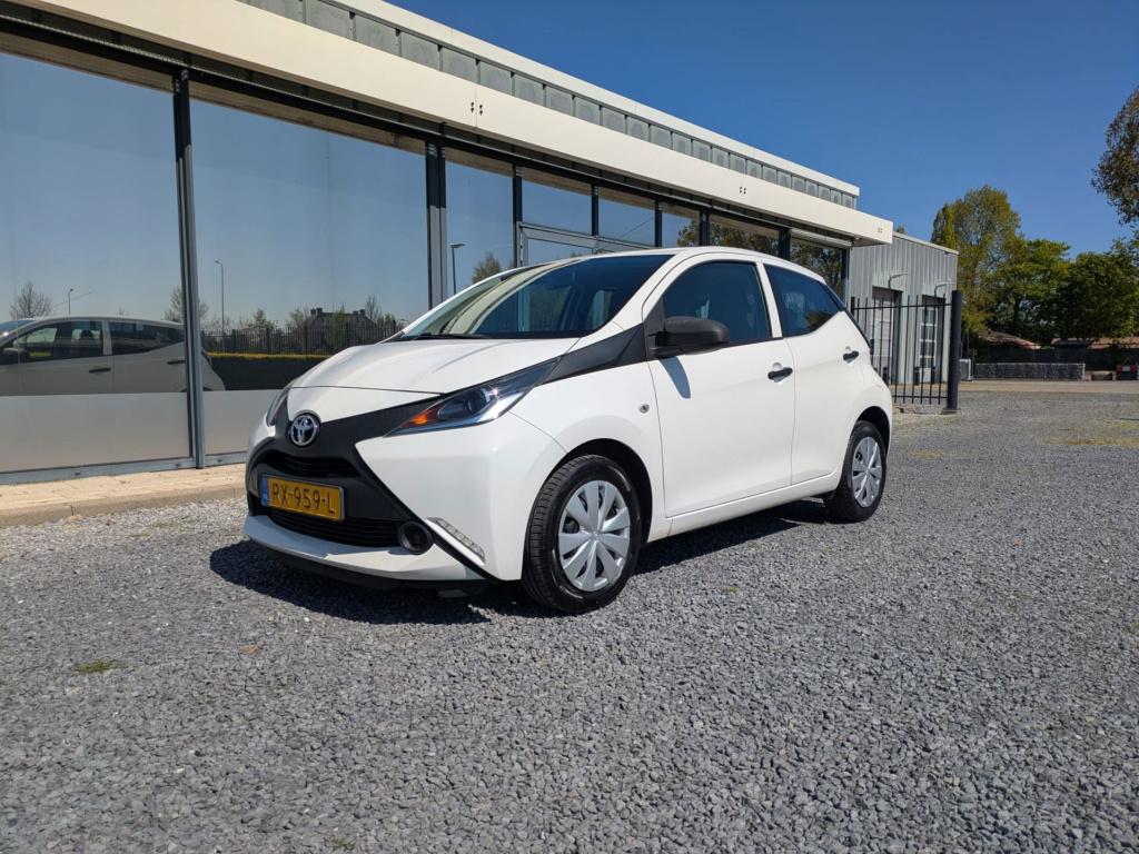 Toyota Aygo 1.0 vvt-i x-fun | 5 deurs | airco | bluetooth