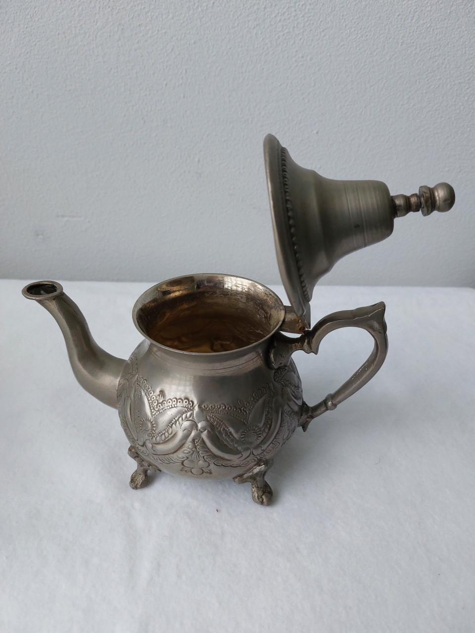 Marokkaanse Verzilverde theepotten.