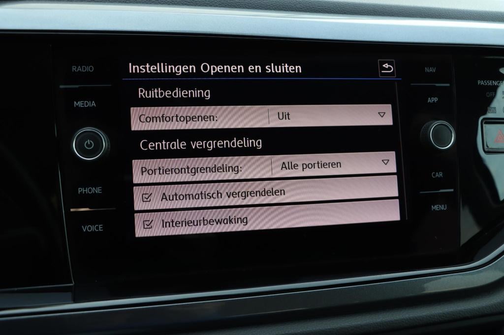 Volkswagen Polo 1.0 tsi highline adaptive | carplay | sensoren