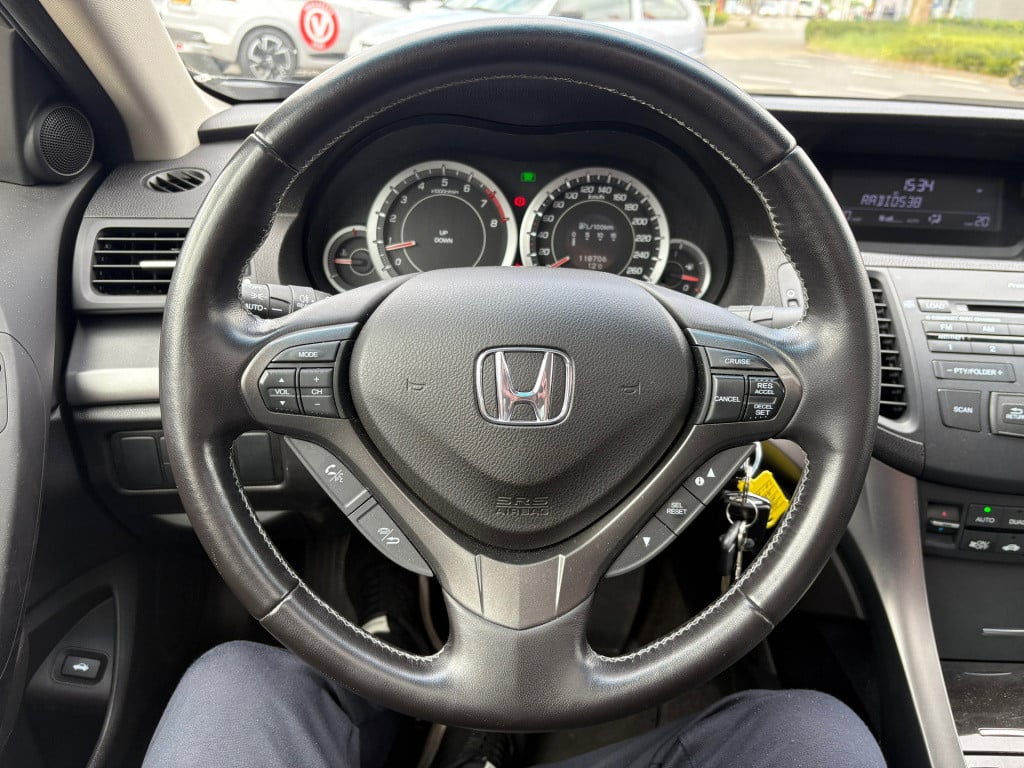 Honda Accord 2.0 executive