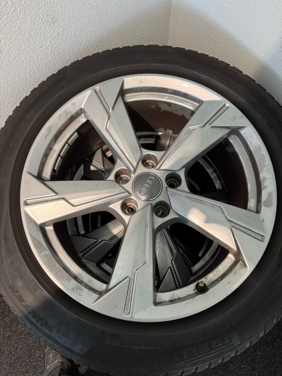 Audi A6 C8 Winterset 18 inch zonder schade!