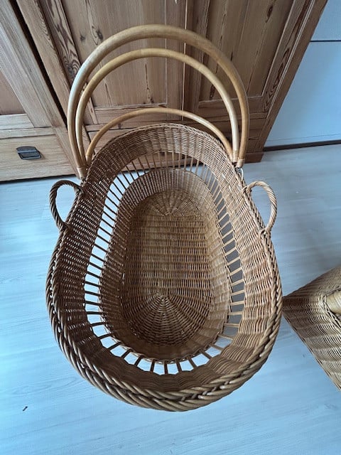 Mooi grote rieten / rotan baby wieg,